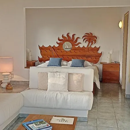 Amuse Bush Villa