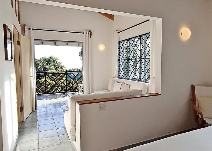 Amuse Bush Villa Grand Anse (Mahe)